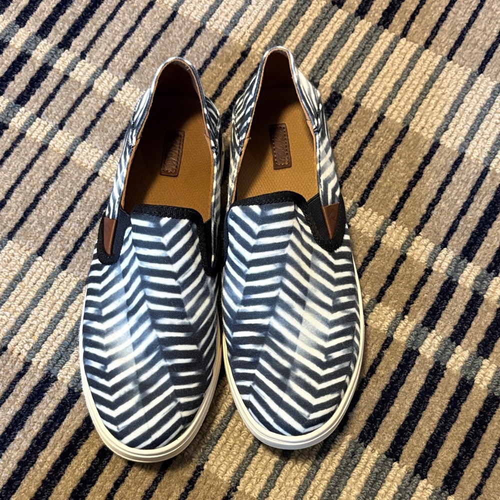 OluKai Black and White Patterned Loafers - Picture 2 of 6